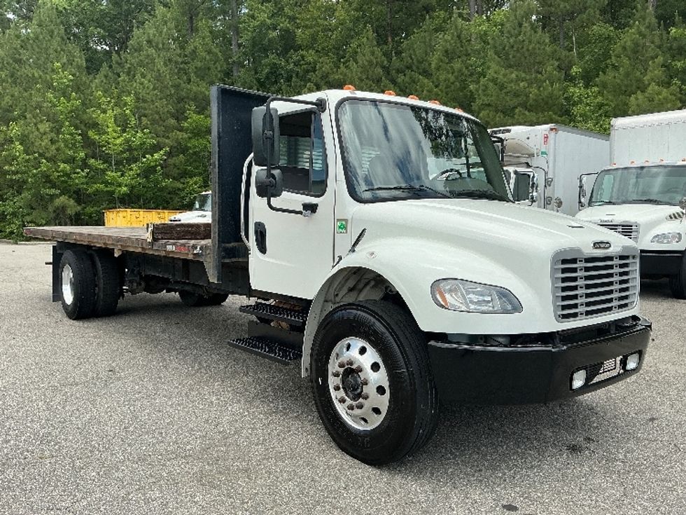 Flatbed Truck-Light and Medium Duty Trucks-Freightliner-2020-M2-Prince George-VA-192,304\n\t\tmiles-$ 38,500 - Image 1