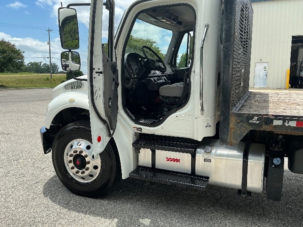 Flatbed Truck-Light and Medium Duty Trucks-Freightliner-2020-M2-Prince George-VA-192,304\n\t\tmiles-$ 38,500 - Image 13