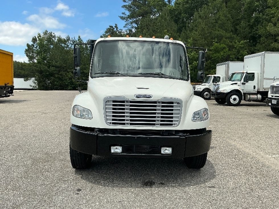 Flatbed Truck-Light and Medium Duty Trucks-Freightliner-2020-M2-Prince George-VA-192,304\n\t\tmiles-$ 38,500 - Image 2