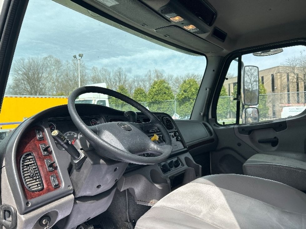 Flatbed Truck-Light and Medium Duty Trucks-Freightliner-2020-M2-Reading-PA-280,442\n\t\tmiles-$ 27,250 - Image 16