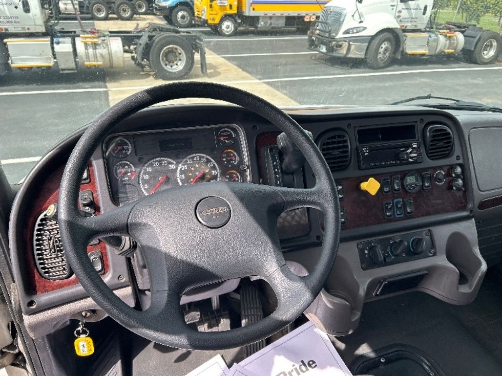 Flatbed Truck-Light and Medium Duty Trucks-Freightliner-2020-M2-Reading-PA-280,442\n\t\tmiles-$ 27,250 - Image 17