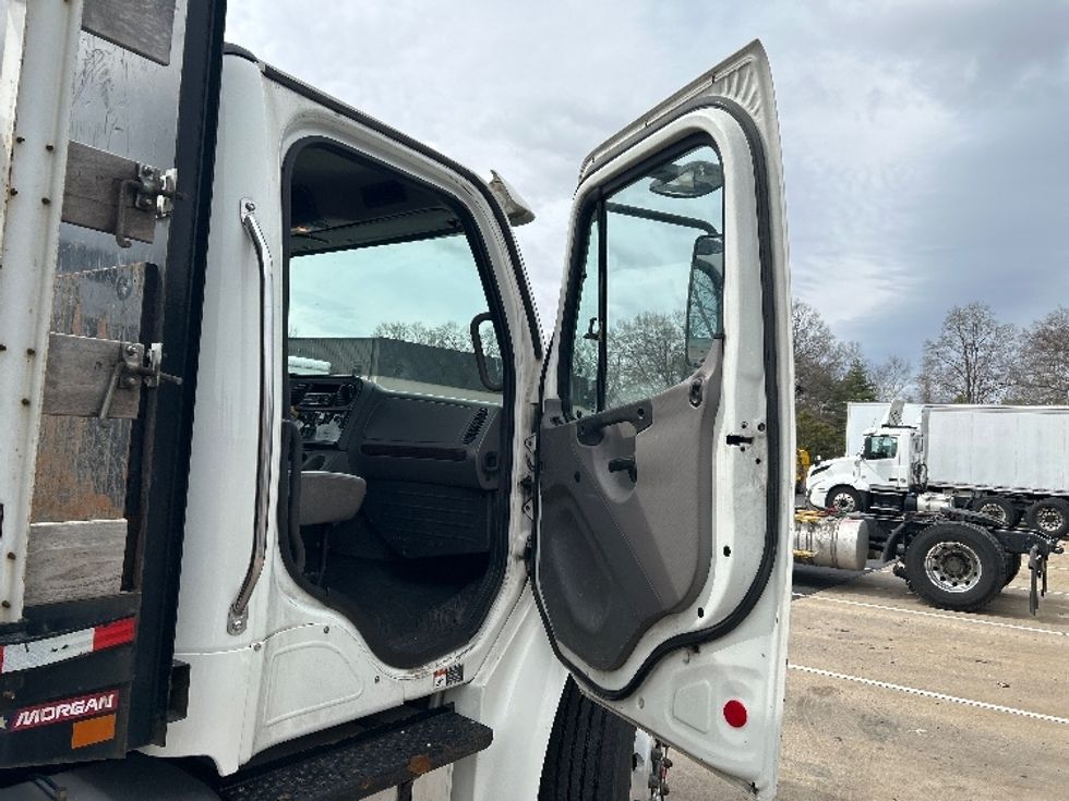 Flatbed Truck-Light and Medium Duty Trucks-Freightliner-2020-M2-Reading-PA-280,442\n\t\tmiles-$ 27,250 - Image 19