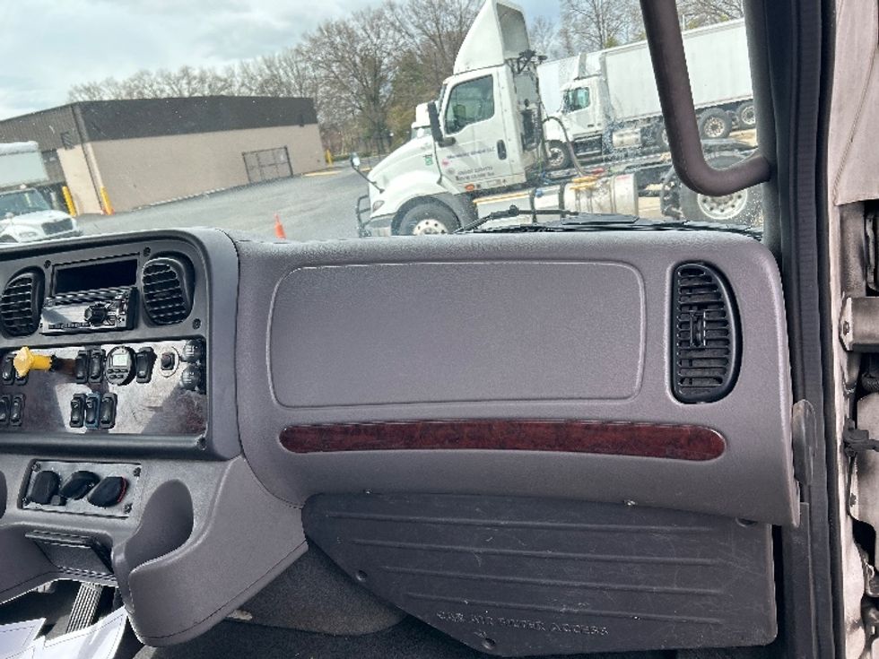 Flatbed Truck-Light and Medium Duty Trucks-Freightliner-2020-M2-Reading-PA-280,442\n\t\tmiles-$ 27,250 - Image 20