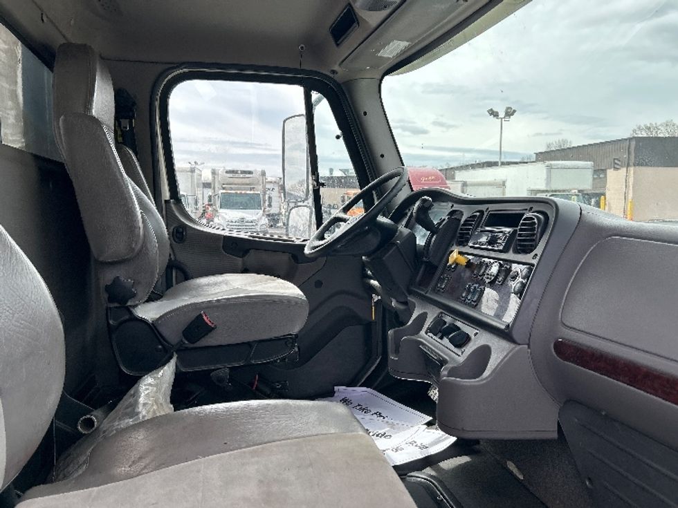 Flatbed Truck-Light and Medium Duty Trucks-Freightliner-2020-M2-Reading-PA-280,442\n\t\tmiles-$ 27,250 - Image 21