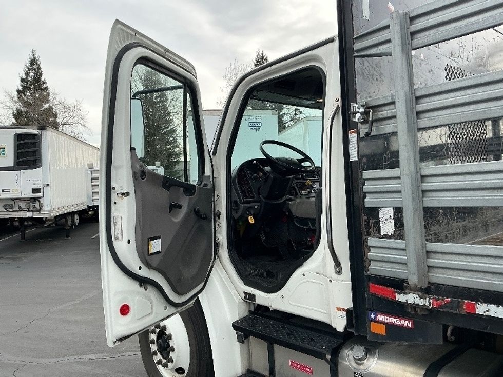 Flatbed Truck-Light and Medium Duty Trucks-Freightliner-2020-M2-Sacramento-CA-138,961\n\t\tmiles-$ 46,750 - Image 15