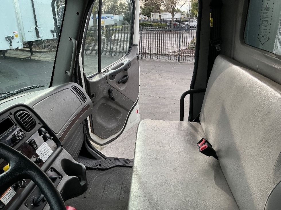 Flatbed Truck-Light and Medium Duty Trucks-Freightliner-2020-M2-Sacramento-CA-138,961\n\t\tmiles-$ 46,750 - Image 18