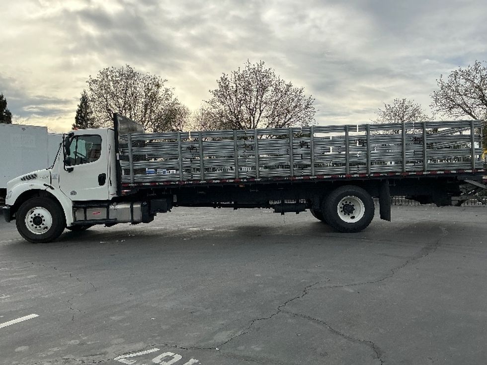 Flatbed Truck-Light and Medium Duty Trucks-Freightliner-2020-M2-Sacramento-CA-138,961\n\t\tmiles-$ 46,750 - Image 4