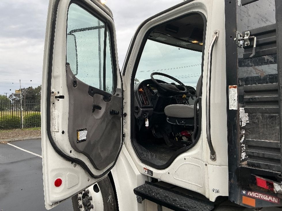 Flatbed Truck-Light and Medium Duty Trucks-Freightliner-2020-M2-Sacramento-CA-243,725\n\t\tmiles-$ 40,750 - Image 15