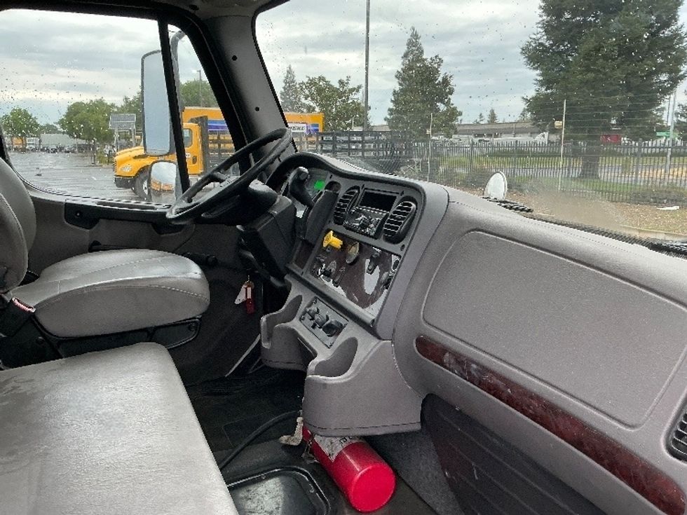 Flatbed Truck-Light and Medium Duty Trucks-Freightliner-2020-M2-Sacramento-CA-243,725\n\t\tmiles-$ 40,750 - Image 21