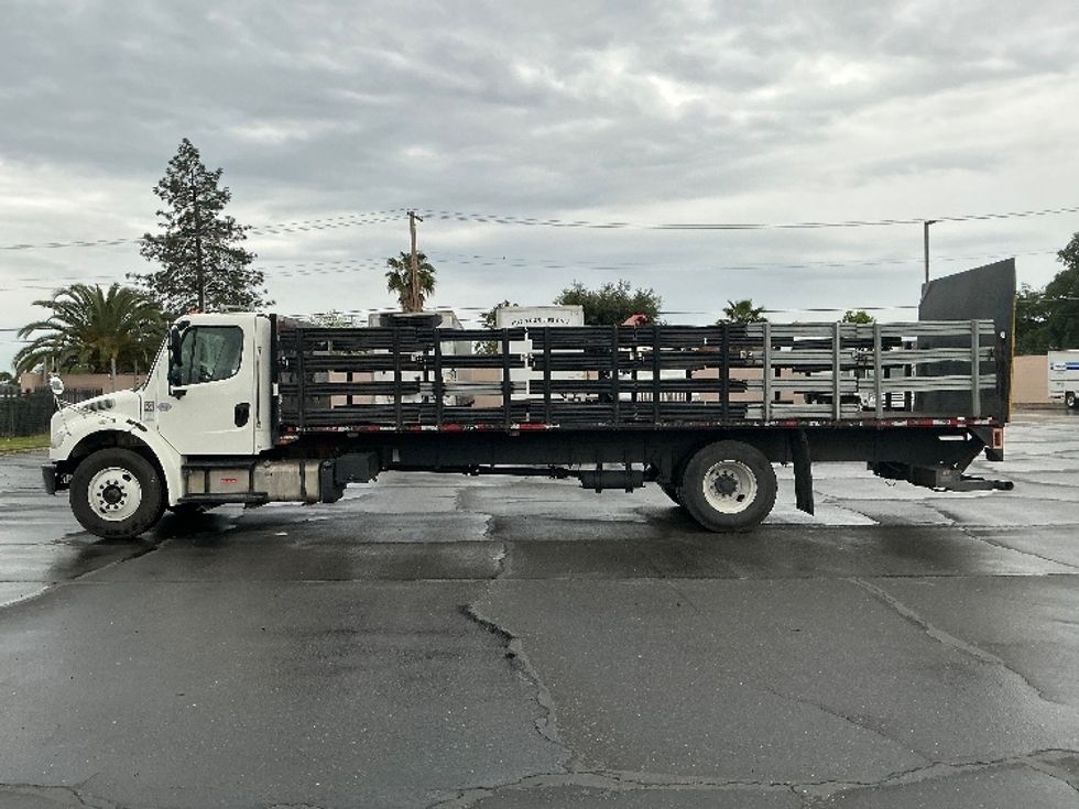 Flatbed Truck-Light and Medium Duty Trucks-Freightliner-2020-M2-Sacramento-CA-243,725\n\t\tmiles-$ 40,750 - Image 4