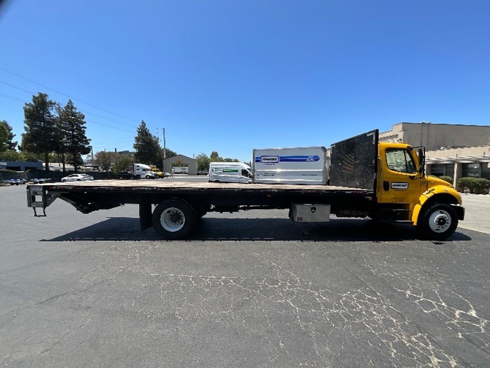 Flatbed Truck-Light and Medium Duty Trucks-Freightliner-2020-M2-San Leandro-CA-105,131\n\t\tmiles-$ 54,250 - Image 15