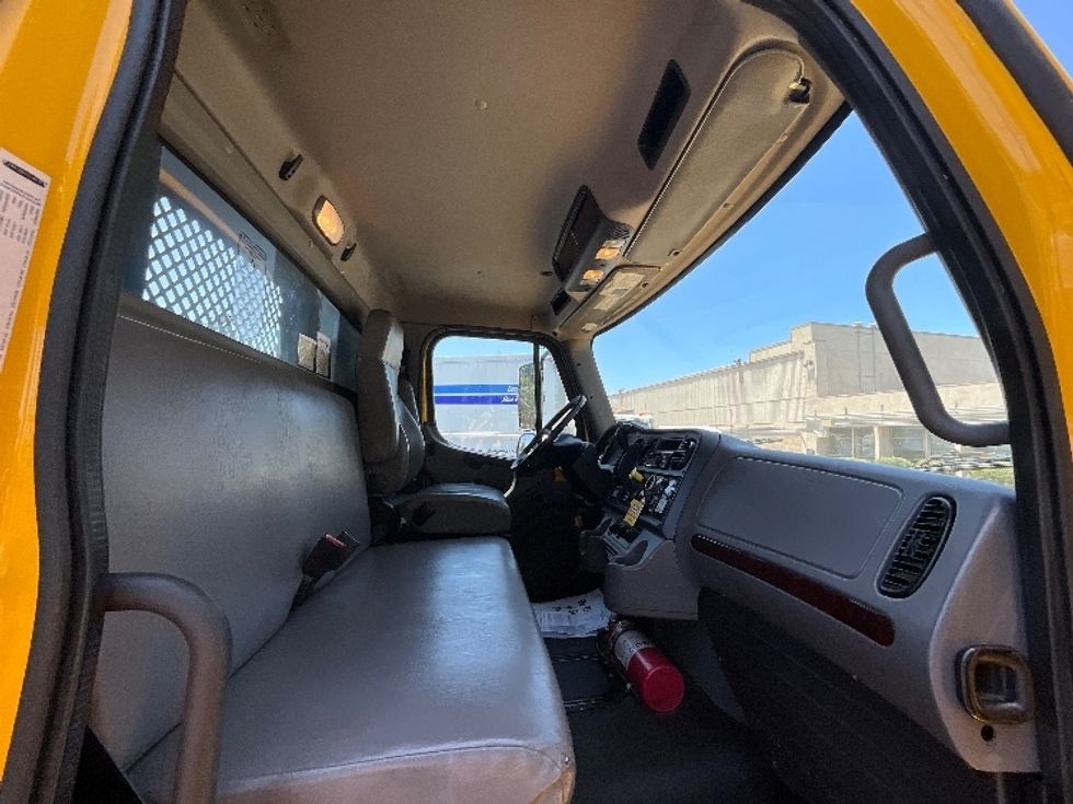 Flatbed Truck-Light and Medium Duty Trucks-Freightliner-2020-M2-San Leandro-CA-105,131\n\t\tmiles-$ 54,250 - Image 22