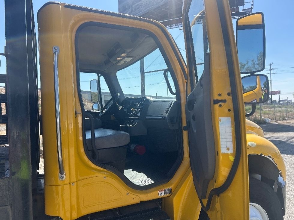 Flatbed Truck-Light and Medium Duty Trucks-Freightliner-2020-M2-Santa Ana-CA-134,862\n\t\tmiles-$ 55,000 - Image 17
