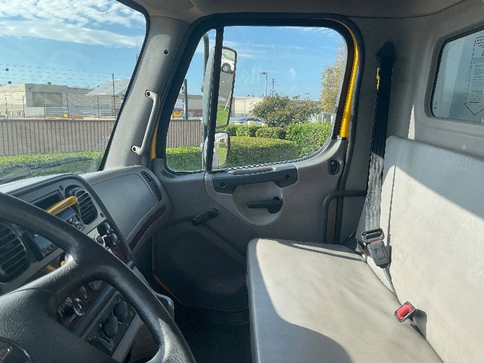 Flatbed Truck-Light and Medium Duty Trucks-Freightliner-2020-M2-Santa Ana-CA-142,981\n\t\tmiles-$ 53,250 - Image 15