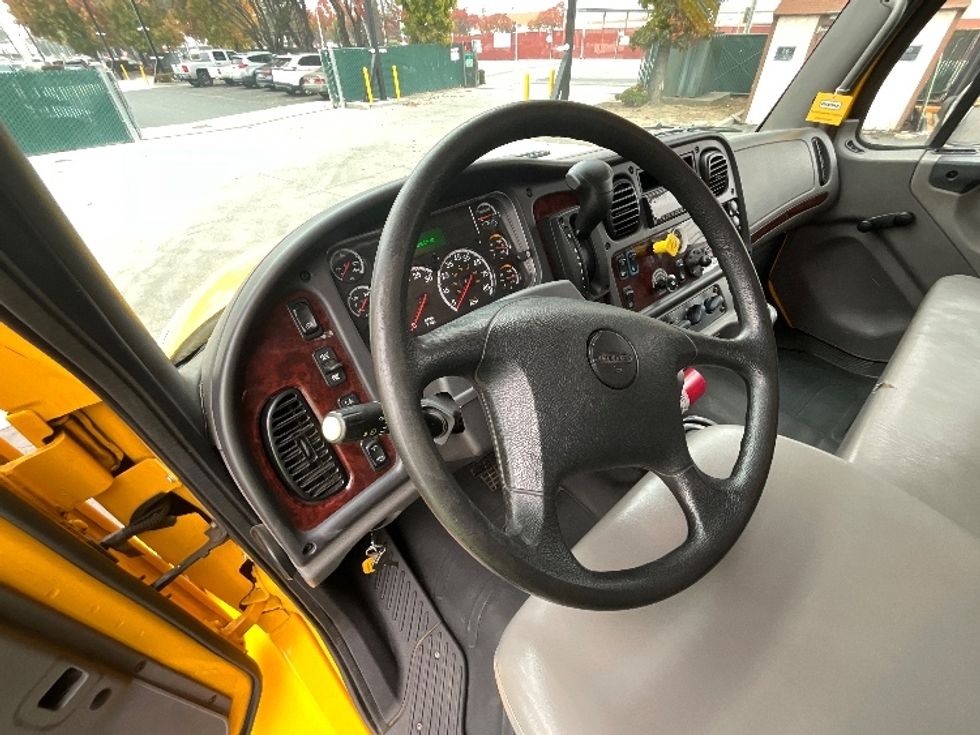 Flatbed Truck-Light and Medium Duty Trucks-Freightliner-2020-M2-Santa Clara-CA-96,314\n\t\tmiles-$ 61,000 - Image 14