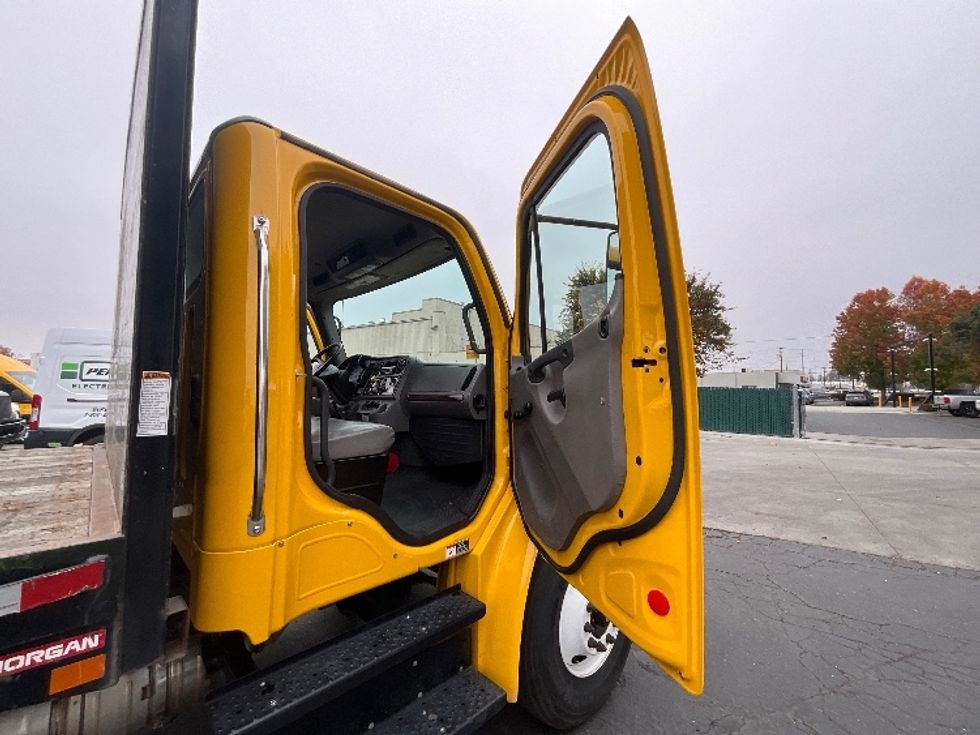 Flatbed Truck-Light and Medium Duty Trucks-Freightliner-2020-M2-Santa Clara-CA-96,314\n\t\tmiles-$ 61,000 - Image 17