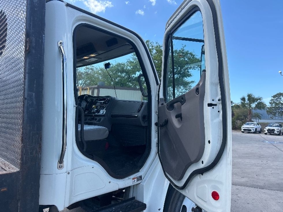 Flatbed Truck-Light and Medium Duty Trucks-Freightliner-2020-M2-Sarasota-FL-151,834\n\t\tmiles-$ 47,750 - Image 19