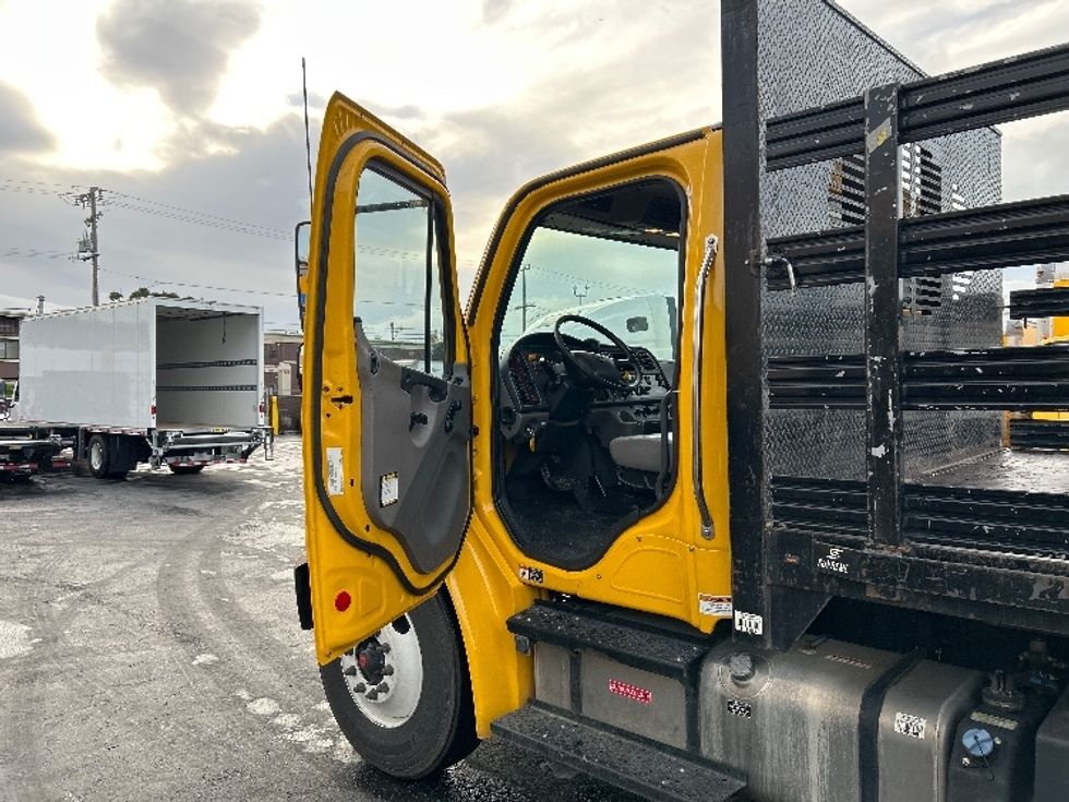 Flatbed Truck-Light and Medium Duty Trucks-Freightliner-2020-M2-South San Francisco-CA-117,421\n\t\tmiles-$ 54,250 - Image 15