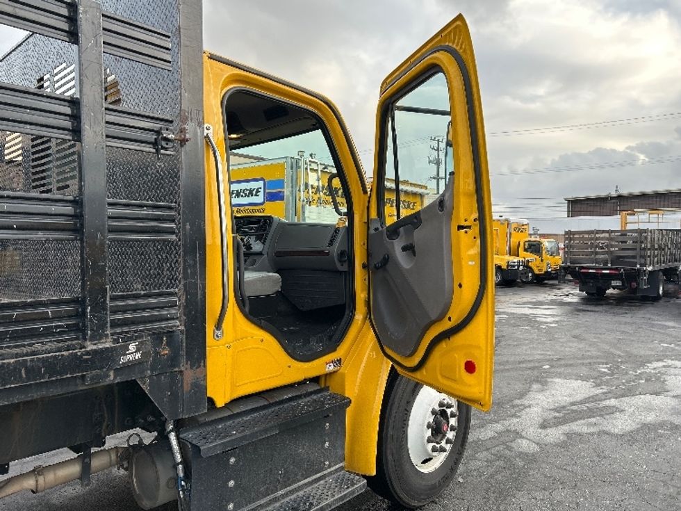 Flatbed Truck-Light and Medium Duty Trucks-Freightliner-2020-M2-South San Francisco-CA-117,421\n\t\tmiles-$ 54,250 - Image 18