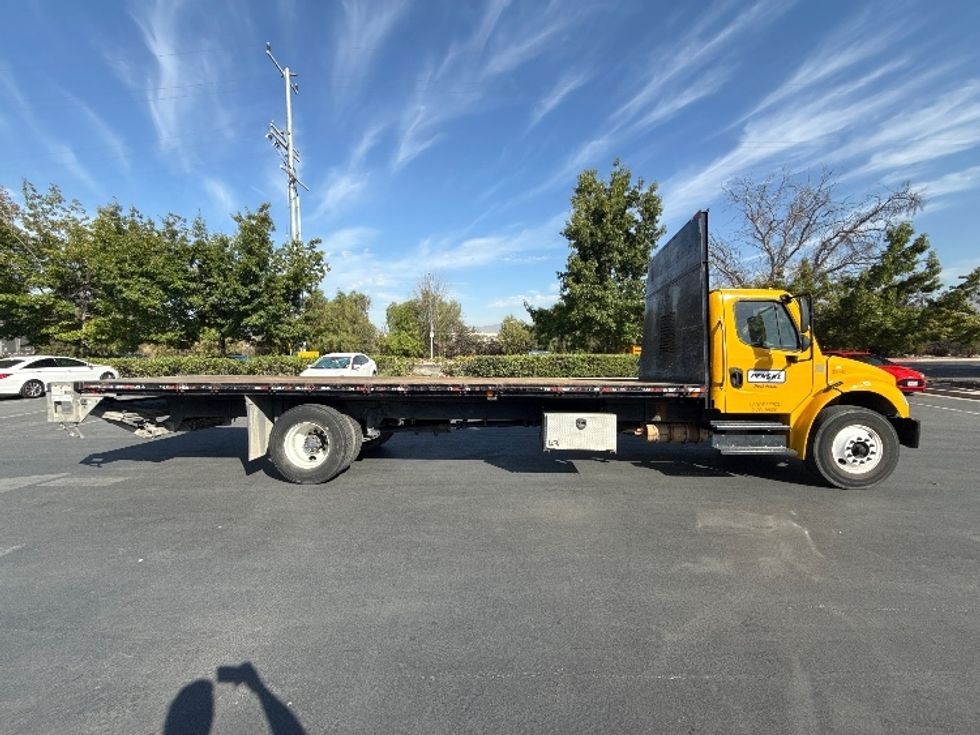 Flatbed Truck-Light and Medium Duty Trucks-Freightliner-2020-M2-Sun Valley-CA-140,318\n\t\tmiles-$ 56,750 - Image 15