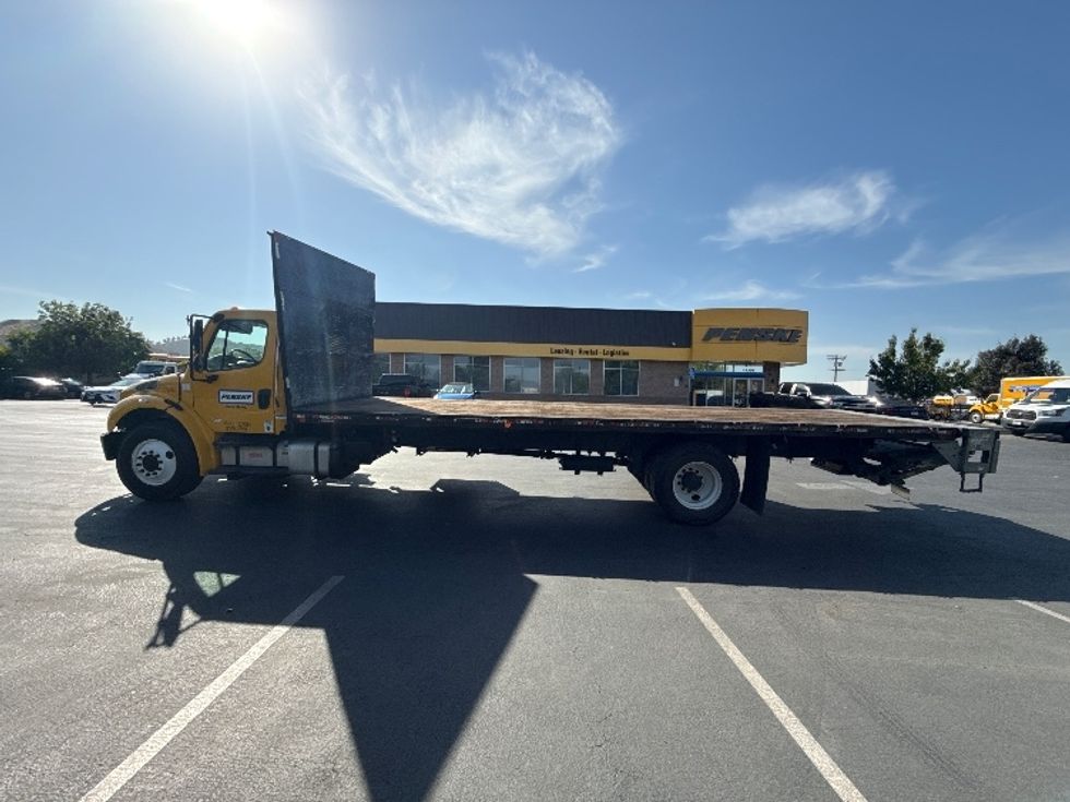 Flatbed Truck-Light and Medium Duty Trucks-Freightliner-2020-M2-Sun Valley-CA-140,318\n\t\tmiles-$ 56,750 - Image 4
