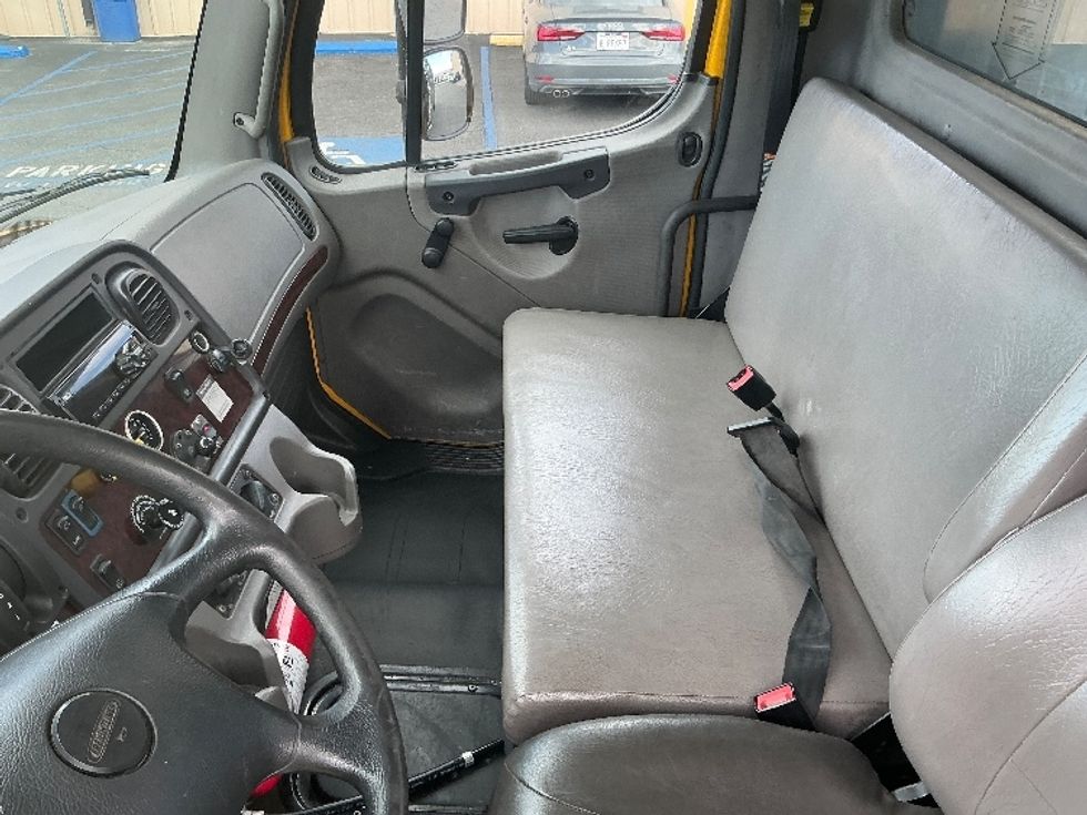 Flatbed Truck-Light and Medium Duty Trucks-Freightliner-2020-M2-Sun Valley-CA-151,324\n\t\tmiles-$ 54,750 - Image 19