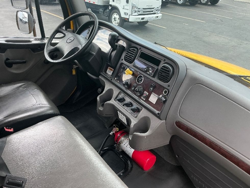 Flatbed Truck-Light and Medium Duty Trucks-Freightliner-2020-M2-Sun Valley-CA-151,324\n\t\tmiles-$ 54,750 - Image 22