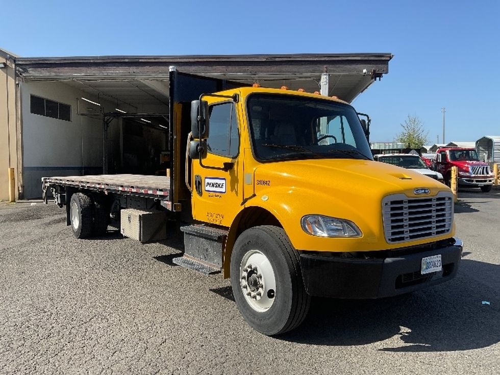 Flatbed Truck-Light and Medium Duty Trucks-Freightliner-2020-M2-Tacoma-WA-65,136\n\t\tmiles-$ 51,000 - Image 1