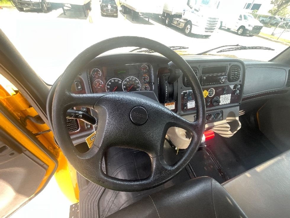 Flatbed Truck-Light and Medium Duty Trucks-Freightliner-2020-M2-Tampa-FL-162,895\n\t\tmiles-$ 50,750 - Image 16