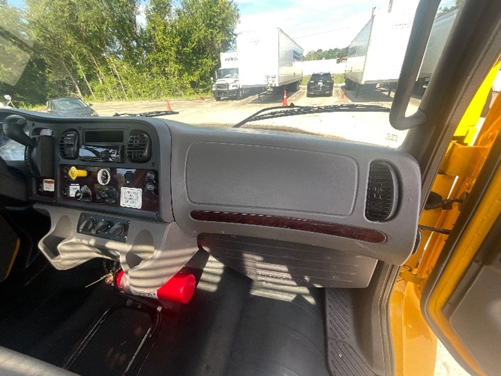 Flatbed Truck-Light and Medium Duty Trucks-Freightliner-2020-M2-Tampa-FL-162,895\n\t\tmiles-$ 50,750 - Image 19