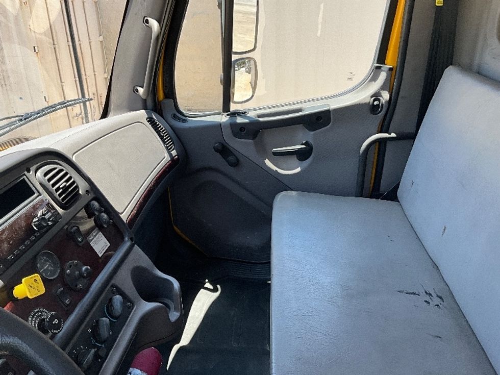 Flatbed Truck-Light and Medium Duty Trucks-Freightliner-2020-M2-Tampa-FL-181,245\n\t\tmiles-$ 43,000 - Image 19