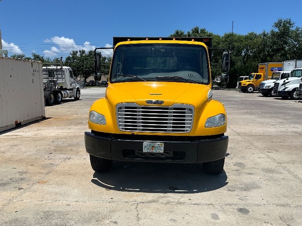 2020 Freightliner M2 106 Medium Duty photo 2