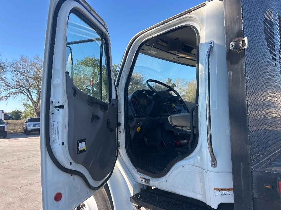 Flatbed Truck-Light and Medium Duty Trucks-Freightliner-2020-M2-Tampa-FL-72,880\n\t\tmiles-$ 56,000 - Image 16