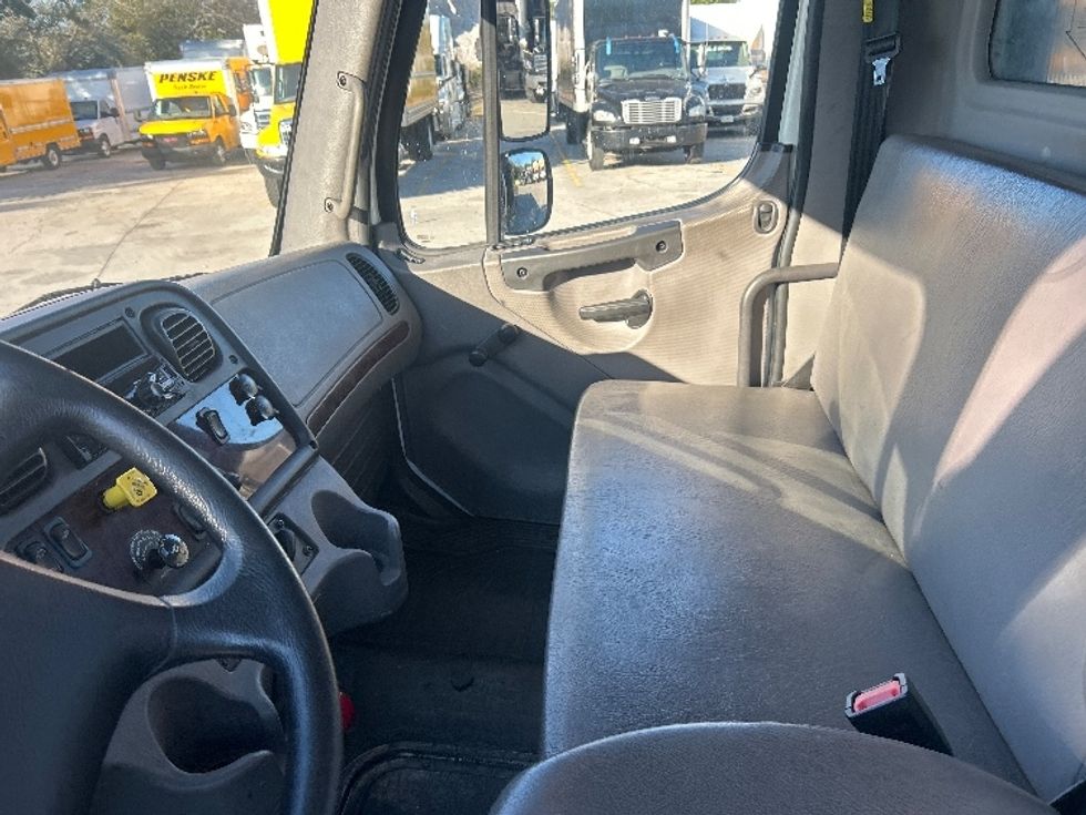 Flatbed Truck-Light and Medium Duty Trucks-Freightliner-2020-M2-Tampa-FL-72,880\n\t\tmiles-$ 56,000 - Image 19