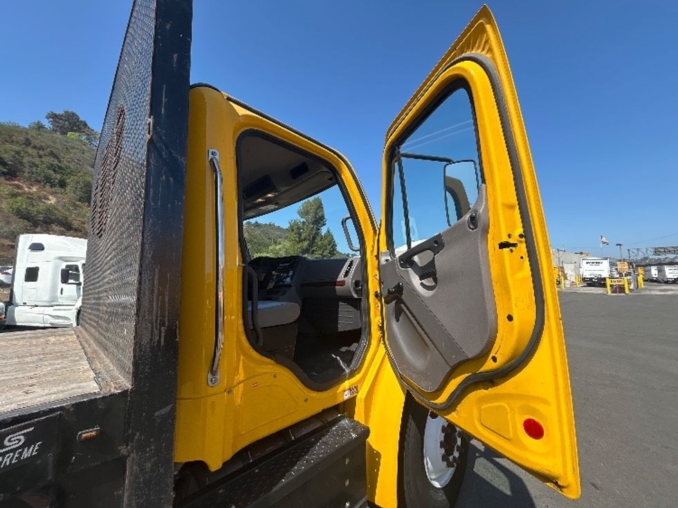 Flatbed Truck-Light and Medium Duty Trucks-Freightliner-2020-M2-Torrance-CA-112,679\n\t\tmiles-$ 58,250 - Image 20