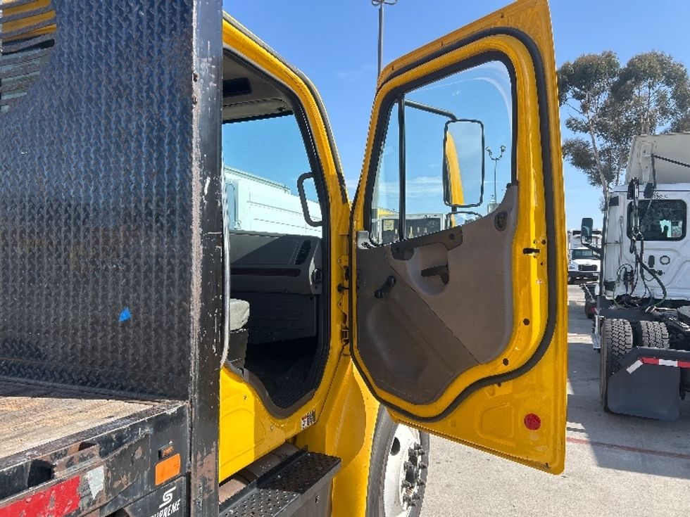Flatbed Truck-Light and Medium Duty Trucks-Freightliner-2020-M2-Torrance-CA-123,246\n\t\tmiles-$ 56,750 - Image 16