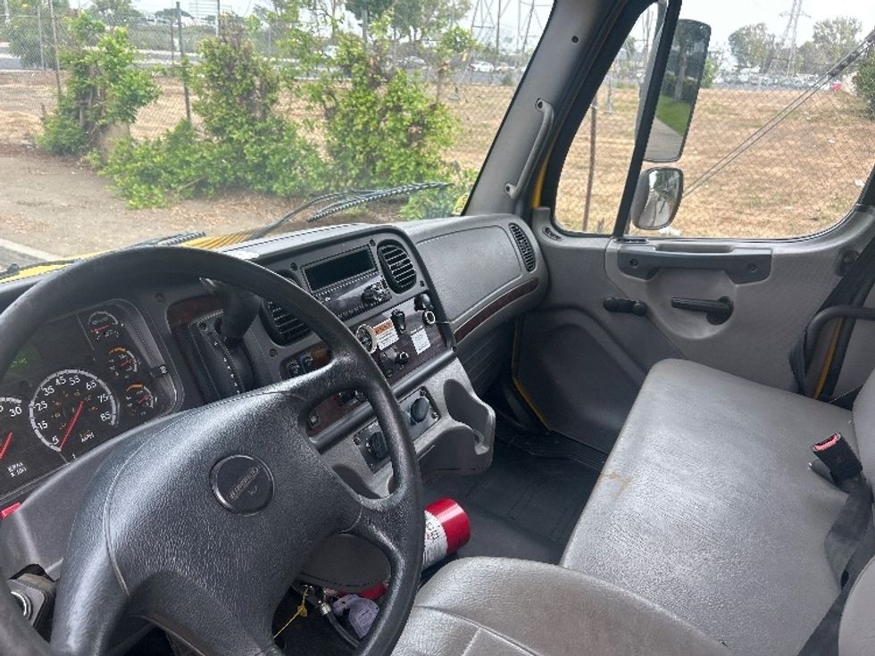 Flatbed Truck-Light and Medium Duty Trucks-Freightliner-2020-M2-Torrance-CA-128,103\n\t\tmiles-$ 56,000 - Image 16