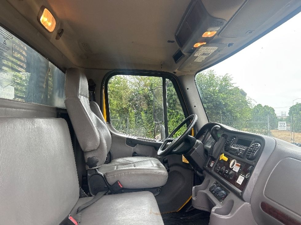 Flatbed Truck-Light and Medium Duty Trucks-Freightliner-2020-M2-Torrance-CA-128,103\n\t\tmiles-$ 56,000 - Image 19
