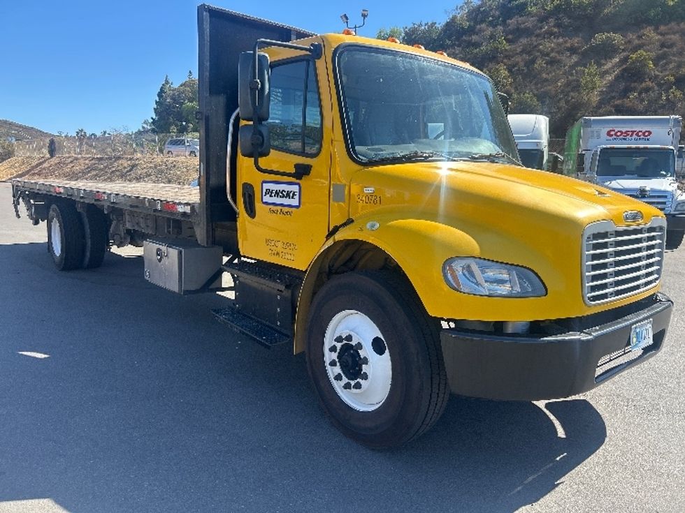 Flatbed Truck-Light and Medium Duty Trucks-Freightliner-2020-M2-Torrance-CA-131,302\n\t\tmiles-$ 53,250 - Image 1