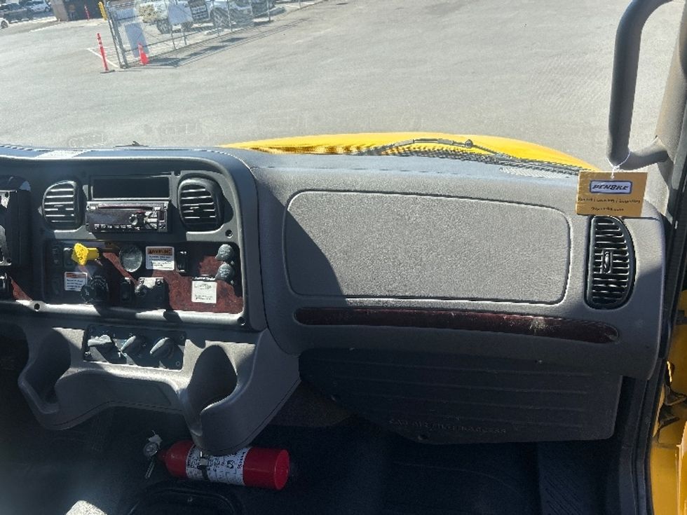 Flatbed Truck-Light and Medium Duty Trucks-Freightliner-2020-M2-Torrance-CA-131,302\n\t\tmiles-$ 53,250 - Image 19