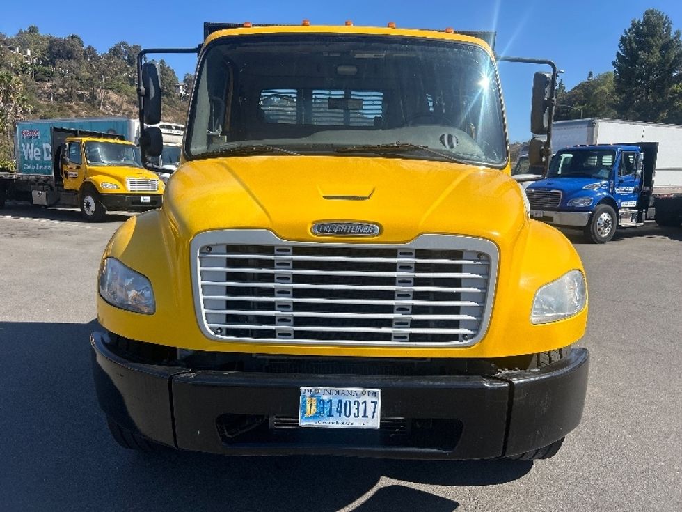 Flatbed Truck-Light and Medium Duty Trucks-Freightliner-2020-M2-Torrance-CA-131,302\n\t\tmiles-$ 53,250 - Image 2