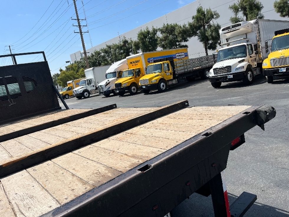 Flatbed Truck-Light and Medium Duty Trucks-Freightliner-2020-M2-Torrance-CA-141,467\n\t\tmiles-$ 47,500 - Image 11