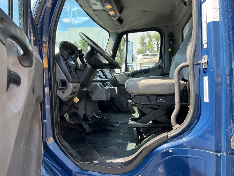 Flatbed Truck-Light and Medium Duty Trucks-Freightliner-2020-M2-Torrance-CA-141,467\n\t\tmiles-$ 47,500 - Image 16