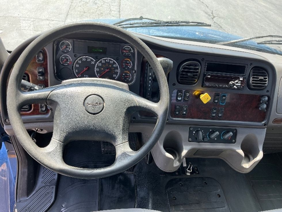 Flatbed Truck-Light and Medium Duty Trucks-Freightliner-2020-M2-Torrance-CA-141,467\n\t\tmiles-$ 47,500 - Image 17