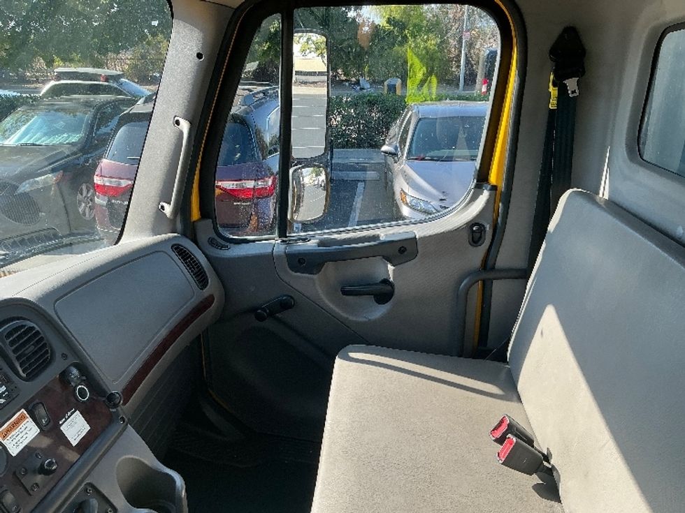 Flatbed Truck-Light and Medium Duty Trucks-Freightliner-2020-M2-Torrance-CA-145,325\n\t\tmiles-$ 53,000 - Image 19