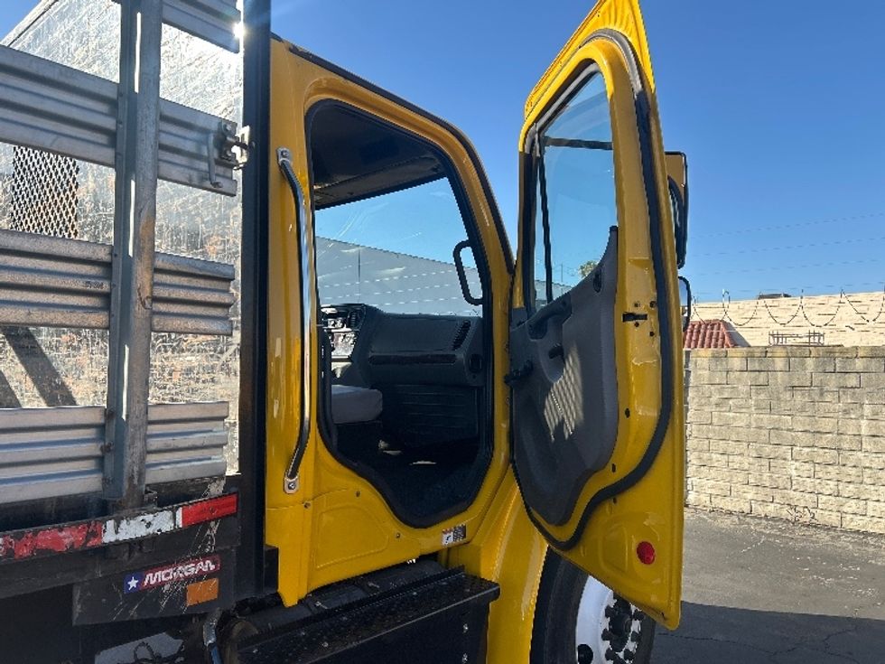 Flatbed Truck-Light and Medium Duty Trucks-Freightliner-2020-M2-Torrance-CA-153,386\n\t\tmiles-$ 47,750 - Image 16