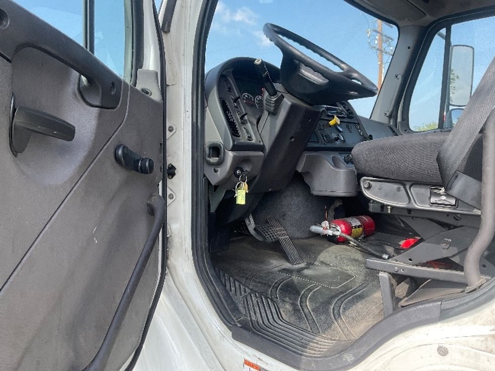 Flatbed Truck-Light and Medium Duty Trucks-Freightliner-2020-M2-Torrance-CA-289,200\n\t\tmiles-$ 55,500 - Image 16