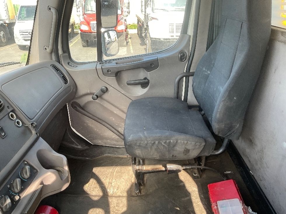 Flatbed Truck-Light and Medium Duty Trucks-Freightliner-2020-M2-Torrance-CA-289,200\n\t\tmiles-$ 55,500 - Image 19