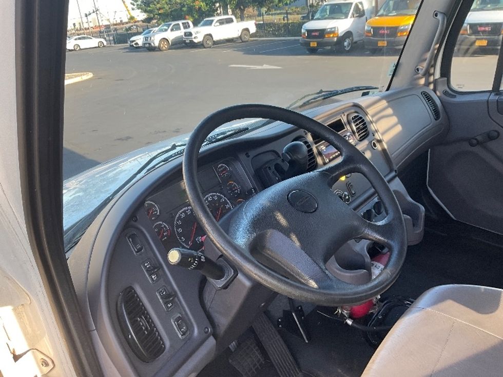 Flatbed Truck-Light and Medium Duty Trucks-Freightliner-2020-M2-Torrance-CA-39,543\n\t\tmiles-$ 58,250 - Image 17