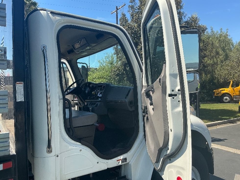 Flatbed Truck-Light and Medium Duty Trucks-Freightliner-2020-M2-Torrance-CA-60,872\n\t\tmiles-$ 67,500 - Image 16